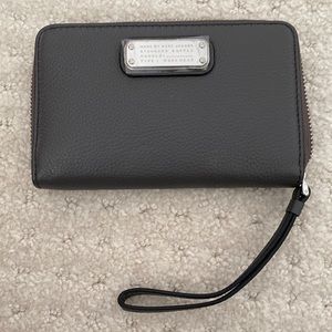 Marc by Marc Jacobs wallet in faded aluminum, NWT